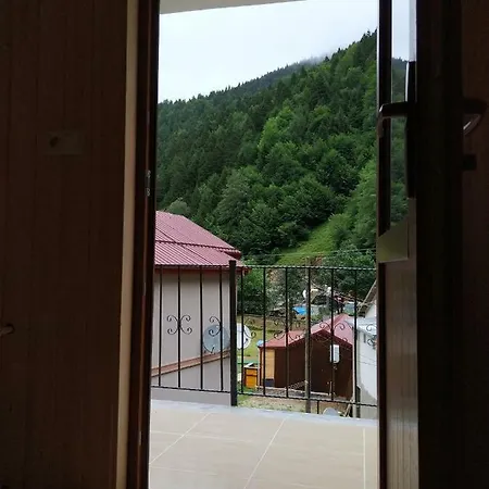 Asan Apart * Uzungol